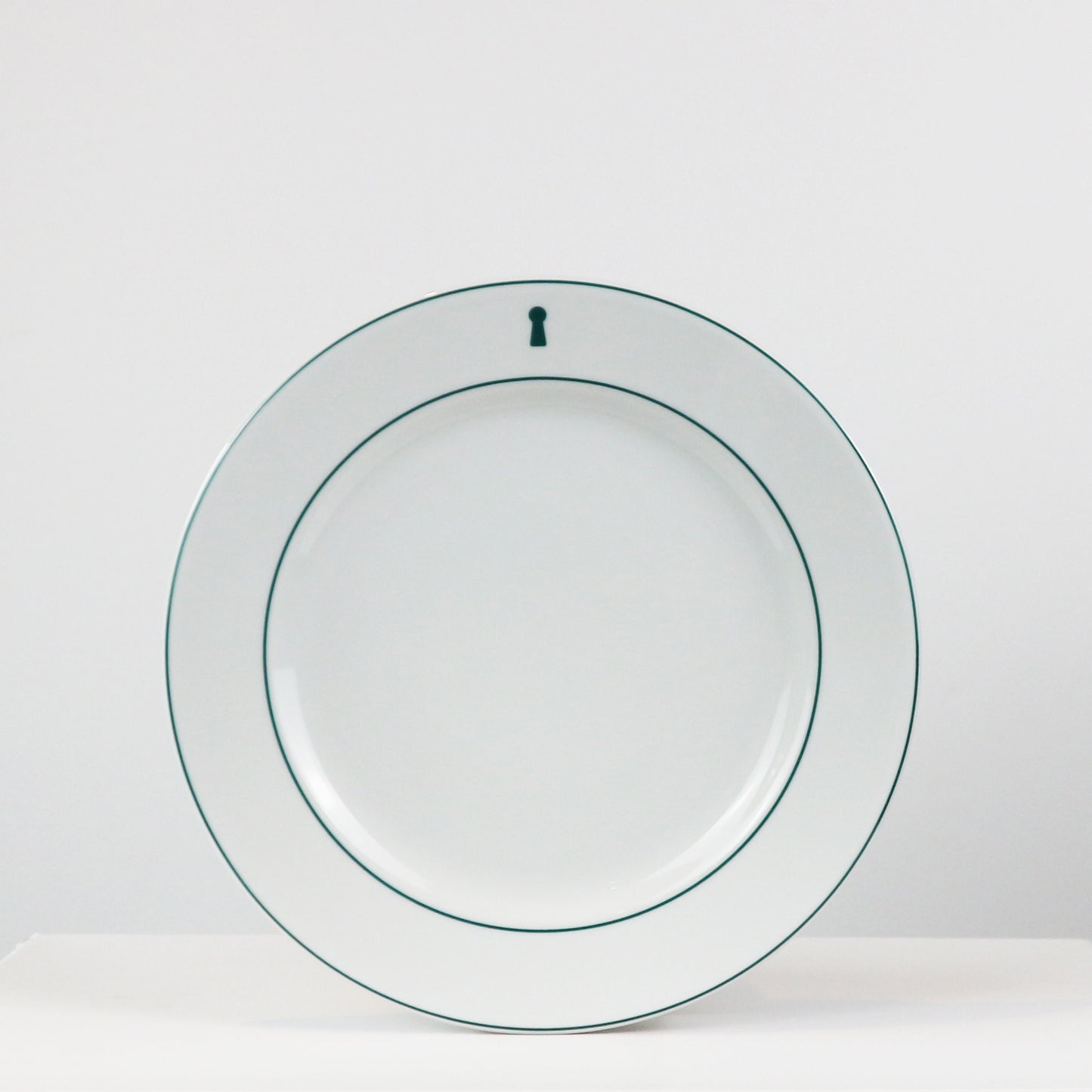PORCELAIN DINNER PLATE