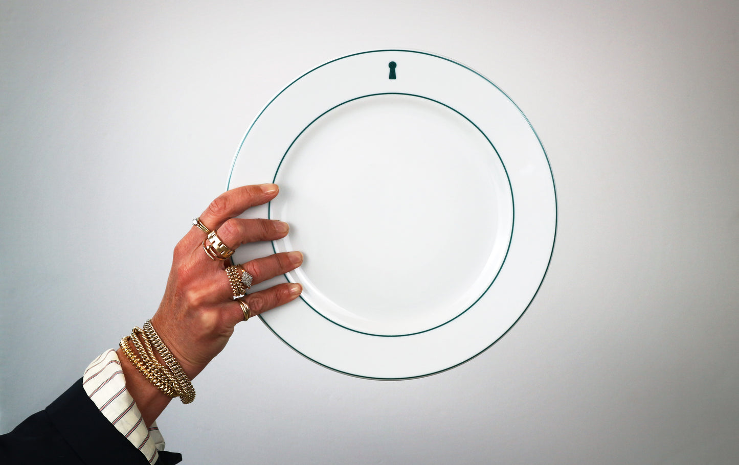 PORCELAIN DINNER PLATE